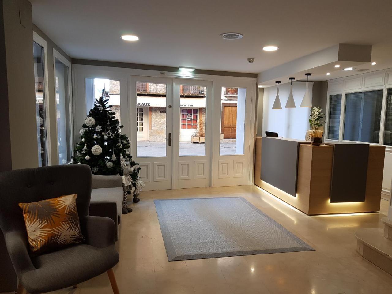 Ciudad De Jaca Hotel Екстериор снимка