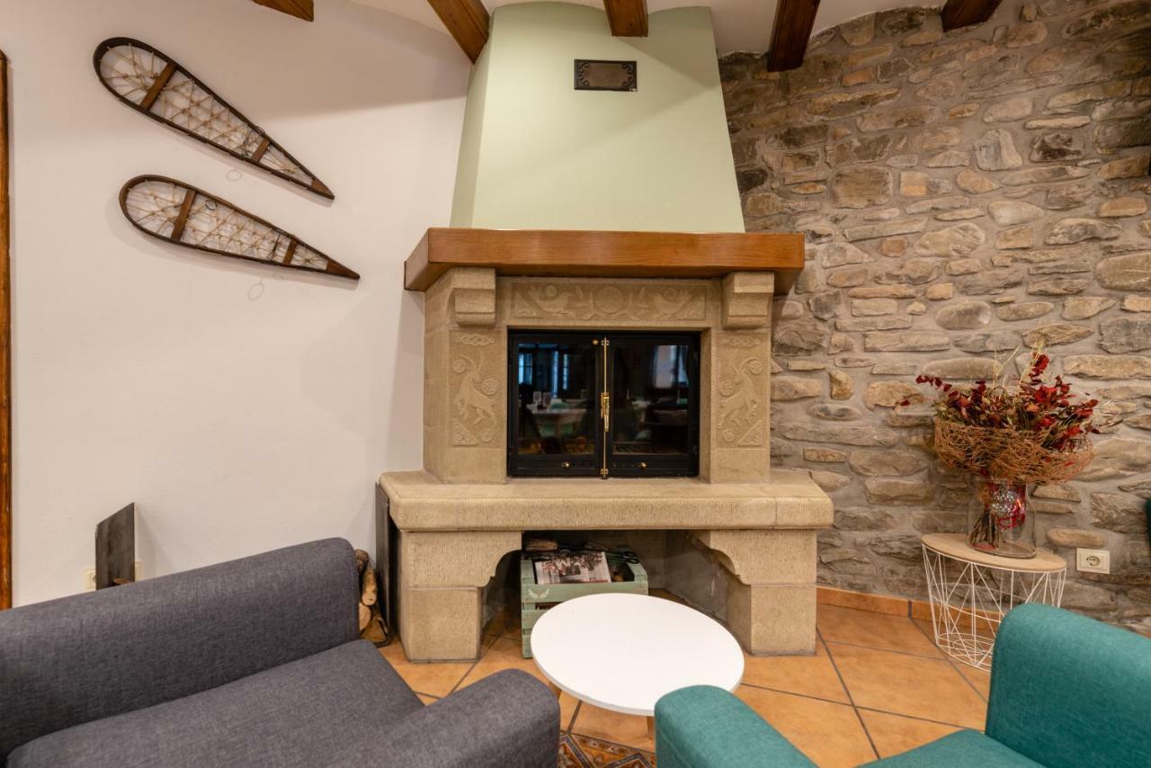 Ciudad De Jaca Hotel Екстериор снимка